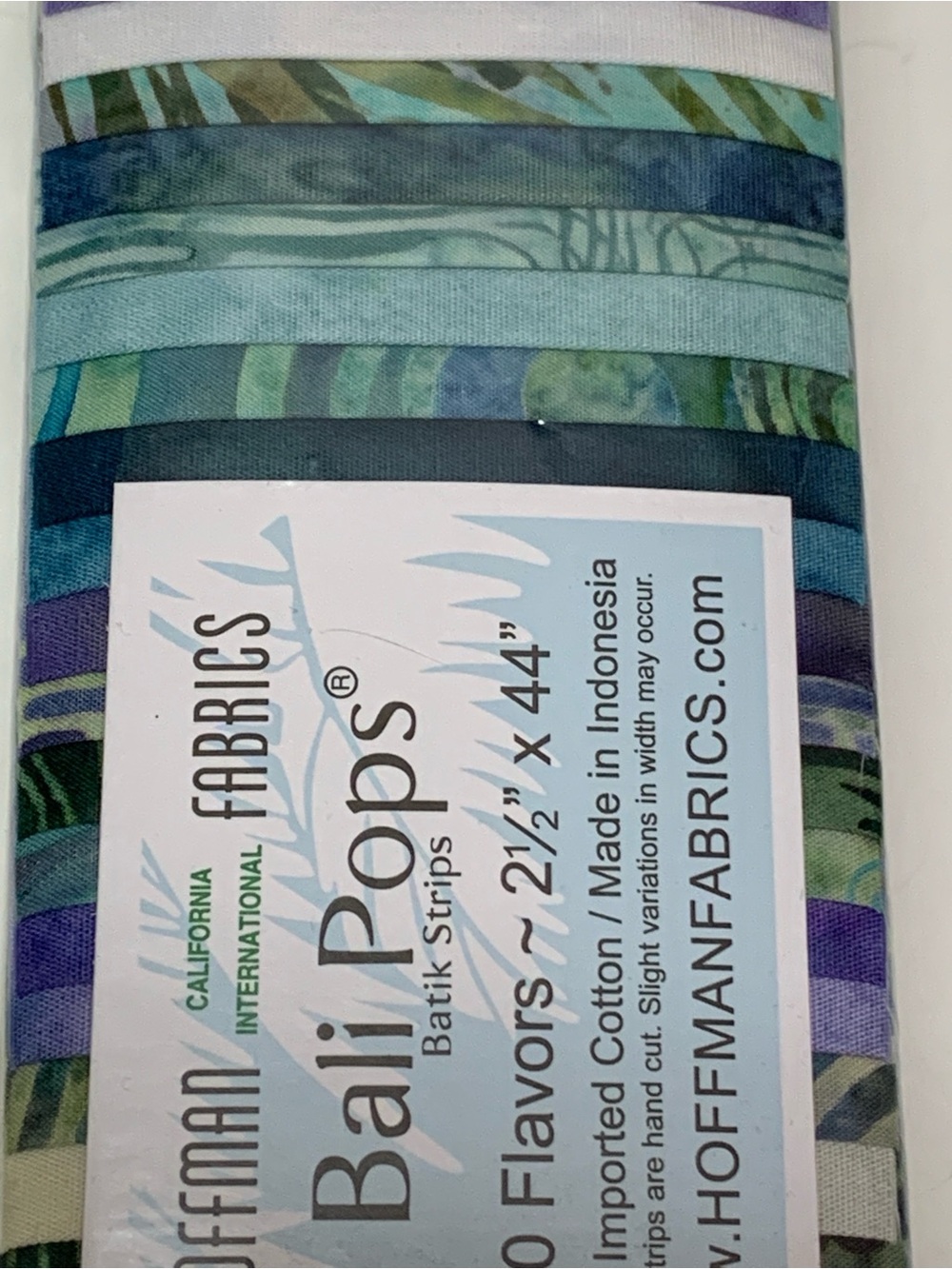 Hoffman Fabrics Bali Pops Grasshopper 40 Strips 2.5” x 44” Batik Fabric NWT - Picture 4 of 8